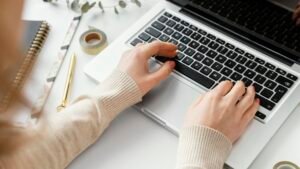 Copywriting & Hook Variants
